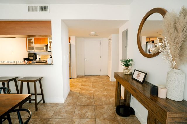 1800 N Bayshore Dr 1412, Miami, FL 33132