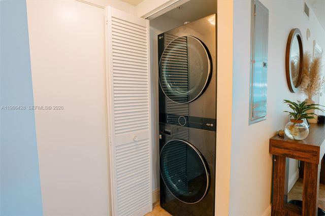 1800 N Bayshore Dr 1412, Miami, FL 33132