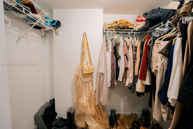 1800 N Bayshore Dr 1412, Miami, FL 33132