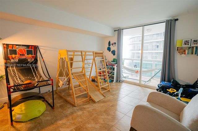 1800 N Bayshore Dr 1412, Miami, FL 33132