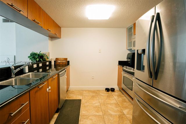 1800 N Bayshore Dr 1412, Miami, FL 33132