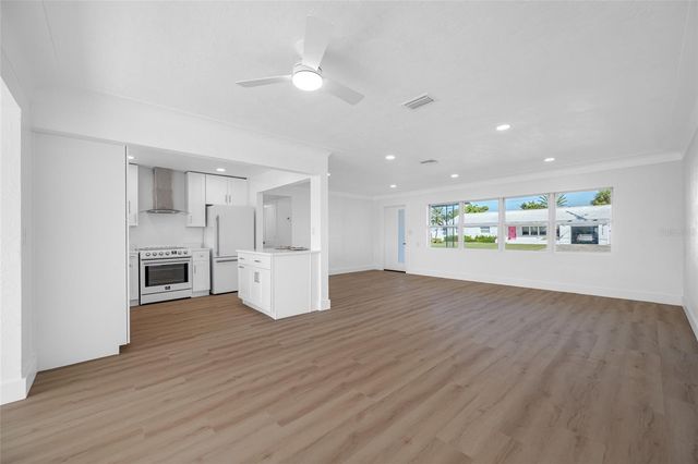 7930 CAUSEWAY BOULEVARD S, St Petersburg, FL 33707