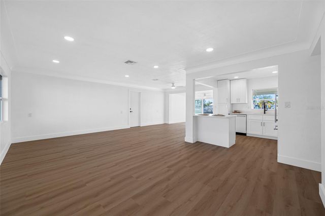 7930 CAUSEWAY BOULEVARD S, St Petersburg, FL 33707