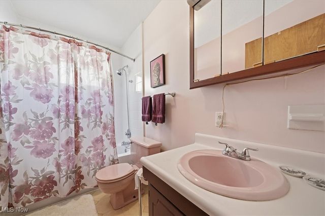 1863 Harding Avenue, Akron, OH 44312