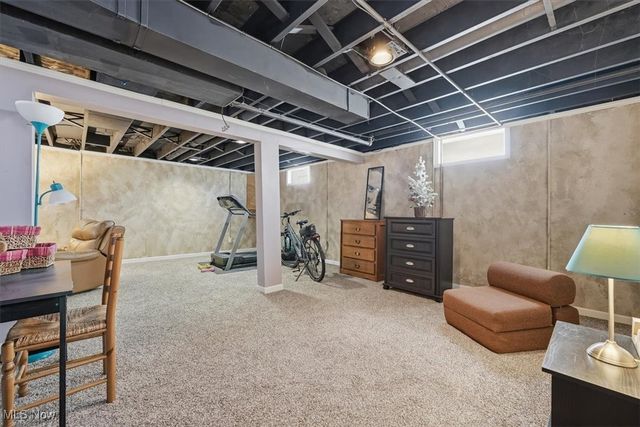 1863 Harding Avenue, Akron, OH 44312