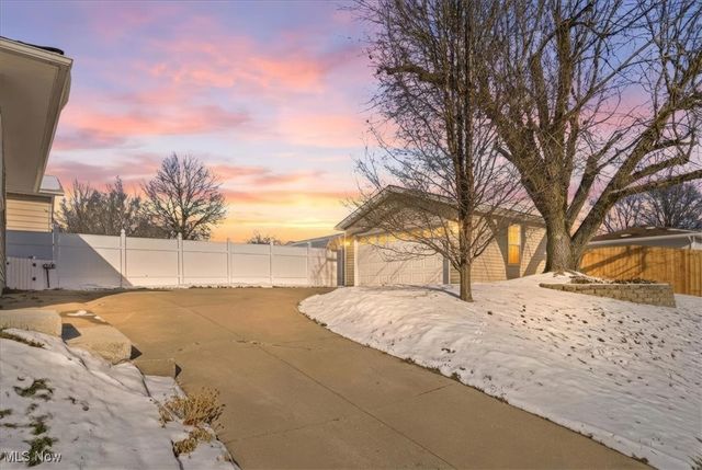 1863 Harding Avenue, Akron, OH 44312