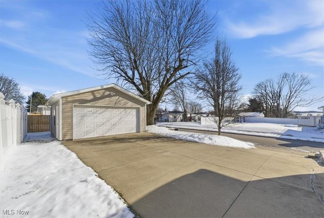 1863 Harding Avenue, Akron, OH 44312