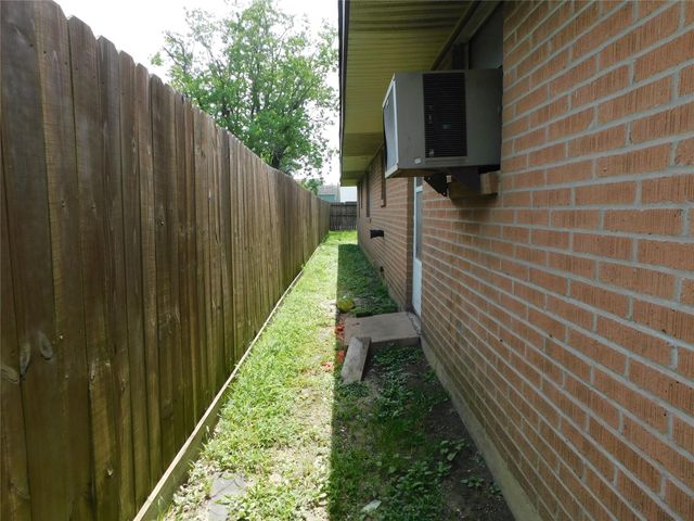 7923 Sunbury Street, Houston, TX 77028