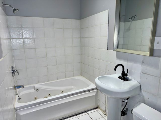 5928 S PRAIRIE Street 3, Chicago, IL 60637