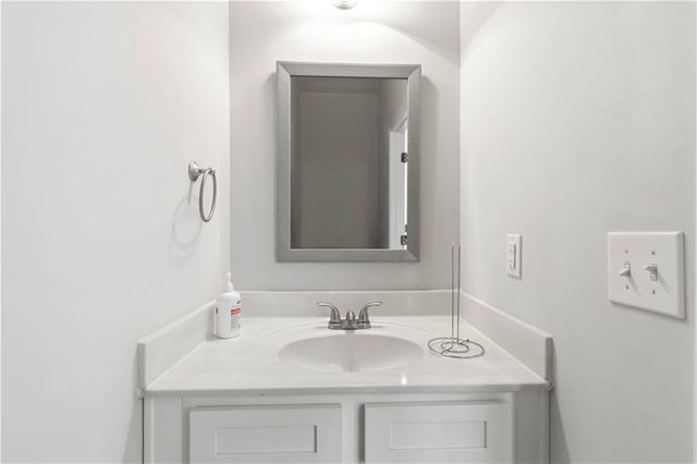 871 Overlook Path Way, Lawrenceville, GA 30045