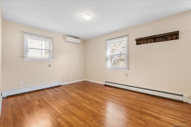 10 Maple Road, Huntington Station, NY 11746