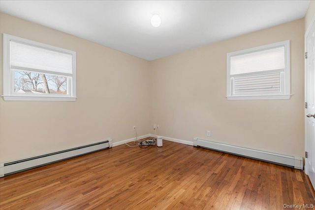 10 Maple Road, Huntington Station, NY 11746