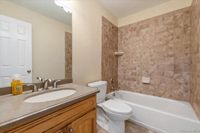 10 Maple Road, Huntington Station, NY 11746