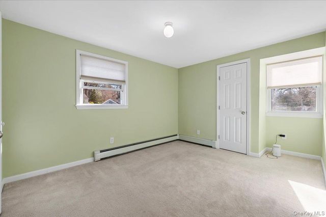 10 Maple Road, Huntington Station, NY 11746