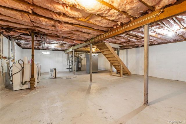 10 Maple Road, Huntington Station, NY 11746