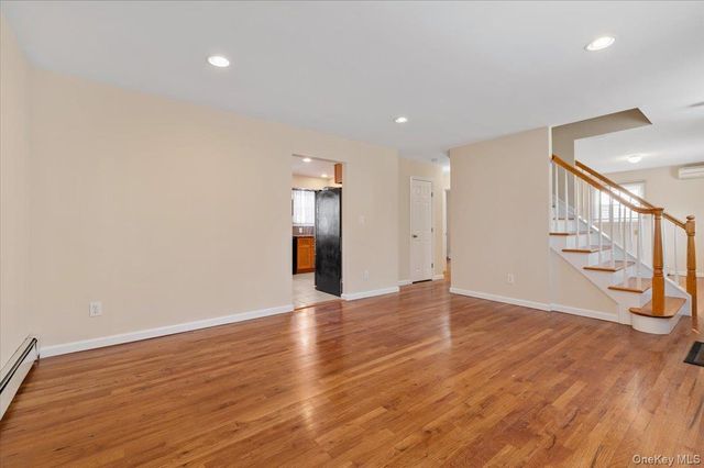 10 Maple Road, Huntington Station, NY 11746