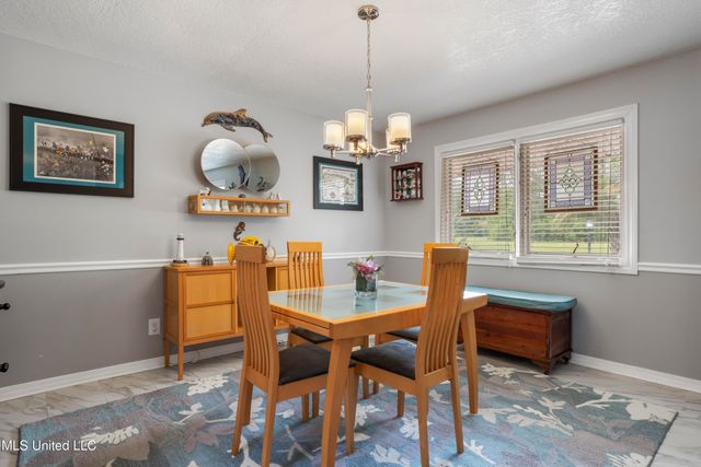 222 Glen Eagles Drive, Ocean Springs, MS 39564