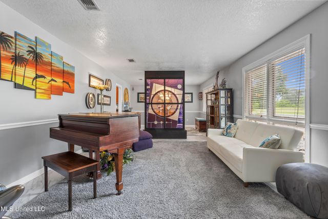 222 Glen Eagles Drive, Ocean Springs, MS 39564