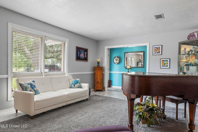 222 Glen Eagles Drive, Ocean Springs, MS 39564