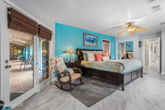 222 Glen Eagles Drive, Ocean Springs, MS 39564