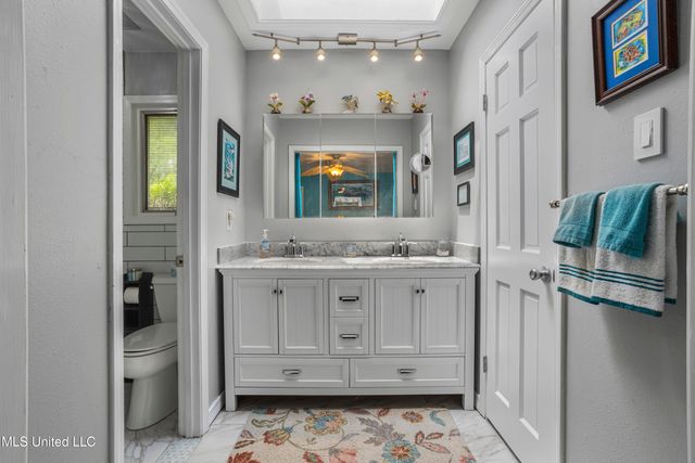 222 Glen Eagles Drive, Ocean Springs, MS 39564