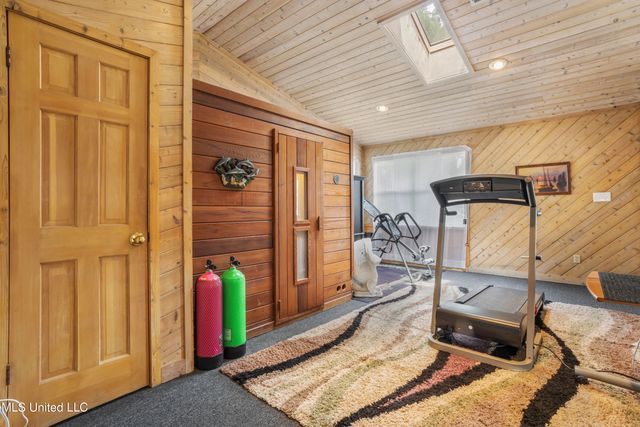 222 Glen Eagles Drive, Ocean Springs, MS 39564