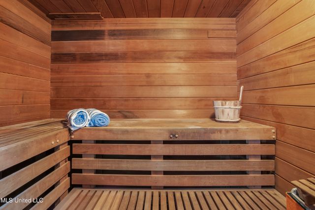 222 Glen Eagles Drive, Ocean Springs, MS 39564