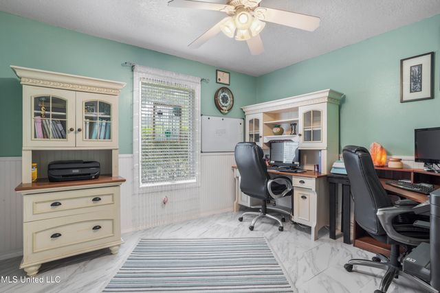 222 Glen Eagles Drive, Ocean Springs, MS 39564