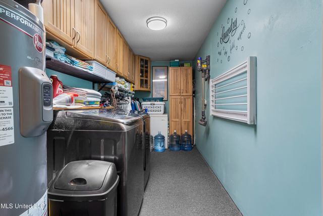 222 Glen Eagles Drive, Ocean Springs, MS 39564