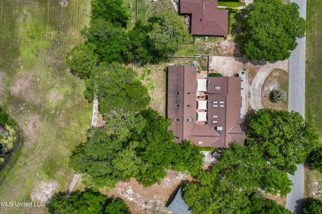 222 Glen Eagles Drive, Ocean Springs, MS 39564