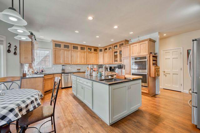 4257 E Misty Woods Street, Springfield, MO 65809