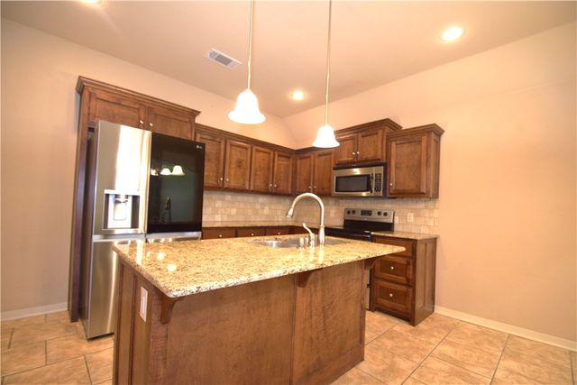 3202 Stonepoint Avenue, Bentonville, AR 72713