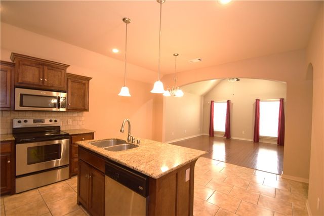 3202 Stonepoint Avenue, Bentonville, AR 72713