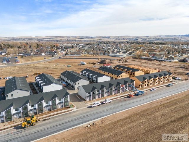 727 Curlew Drive, Ammon, ID 83401