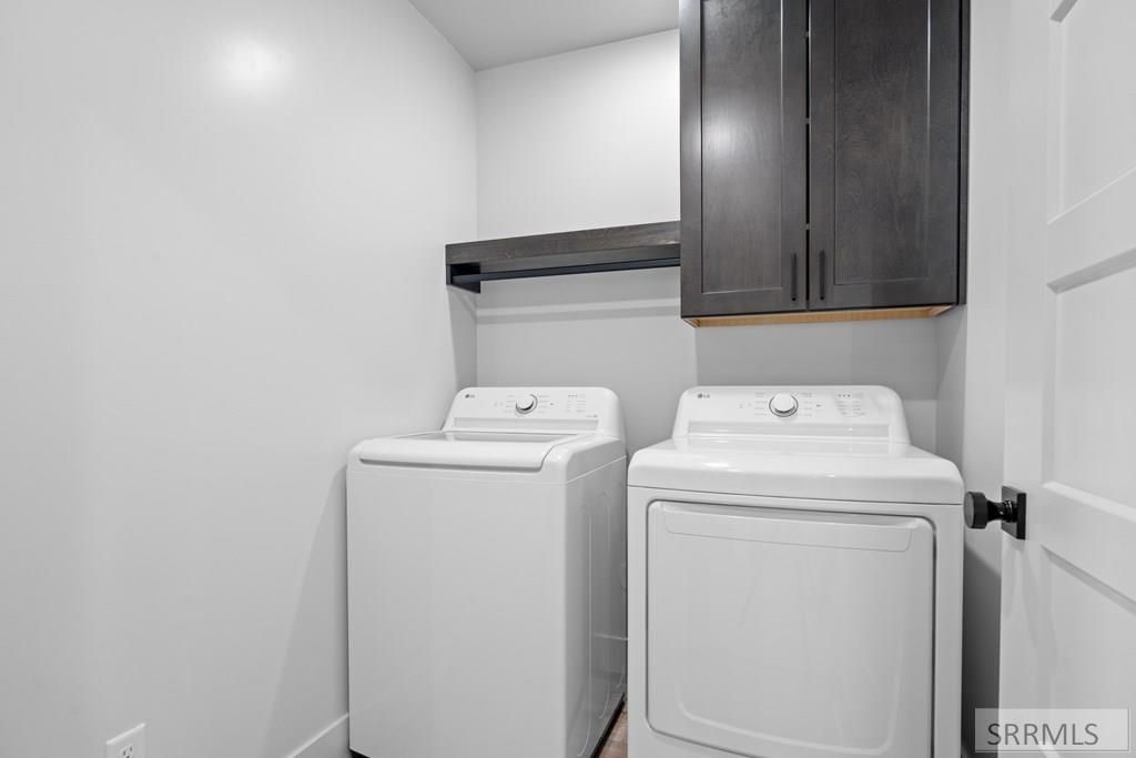 Image 16 of property listing at 727 Curlew Drive, Ammon, ID 83401