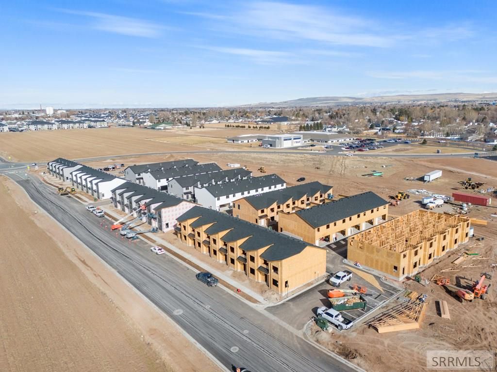 Image 35 of property listing at 727 Curlew Drive, Ammon, ID 83401