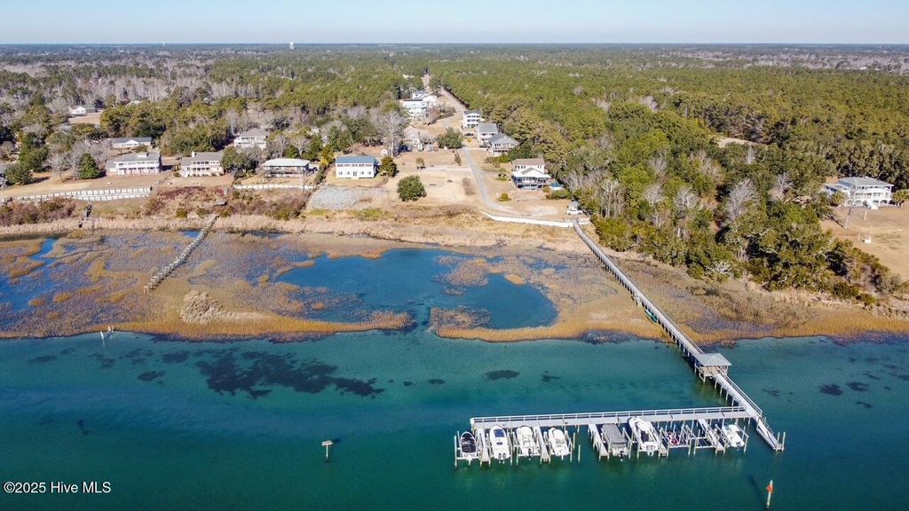 Image 4 of property listing at 1144 Avila Lot B Drive, Hampstead, NC 28443