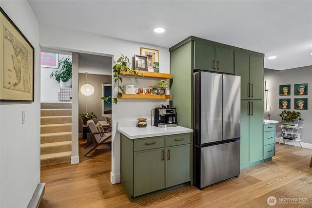 811 NE 57th Street, Seattle, WA 98105