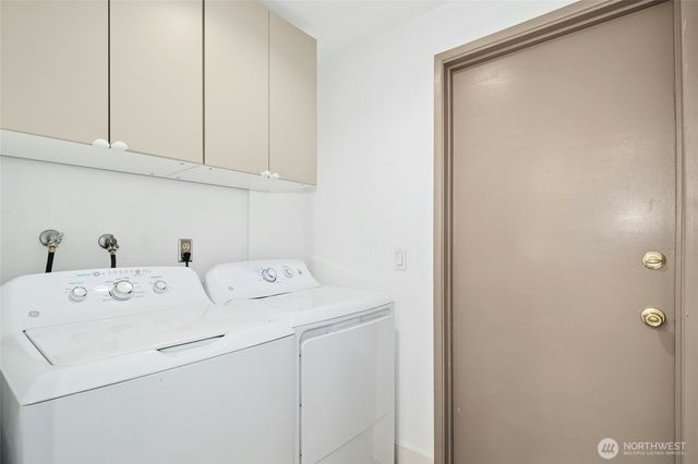 811 NE 57th Street, Seattle, WA 98105
