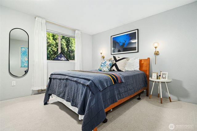 811 NE 57th Street, Seattle, WA 98105