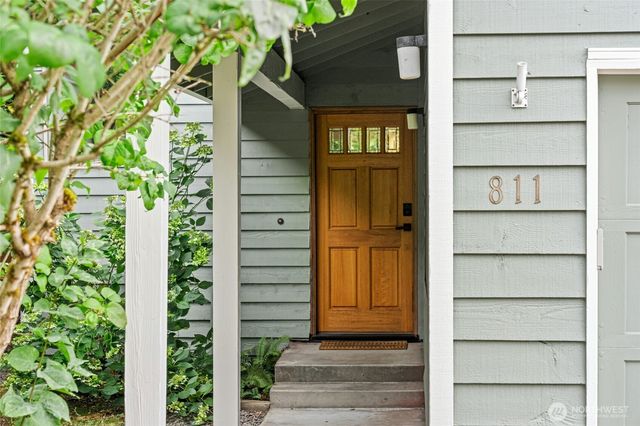 811 NE 57th Street, Seattle, WA 98105