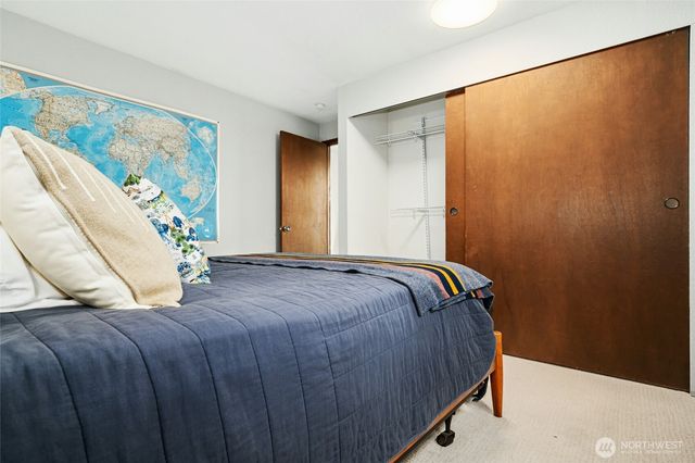 811 NE 57th Street, Seattle, WA 98105