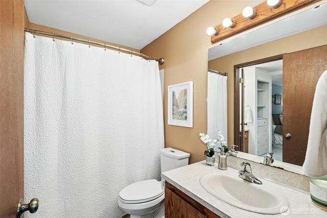 811 NE 57th Street, Seattle, WA 98105