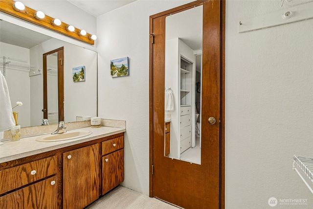 811 NE 57th Street, Seattle, WA 98105