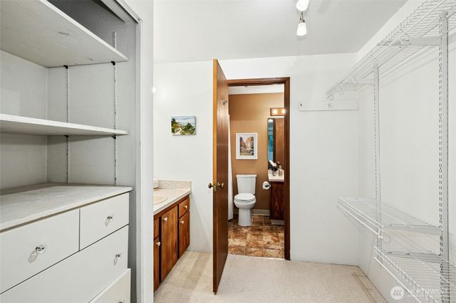 811 NE 57th Street, Seattle, WA 98105