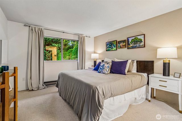 811 NE 57th Street, Seattle, WA 98105