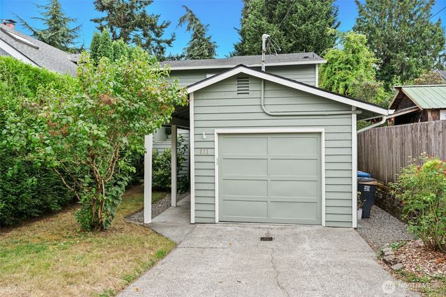 811 NE 57th Street, Seattle, WA 98105