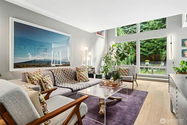 811 NE 57th Street, Seattle, WA 98105