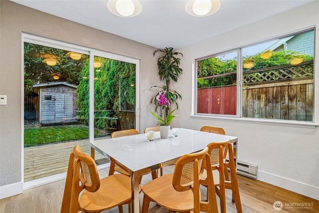 811 NE 57th Street, Seattle, WA 98105