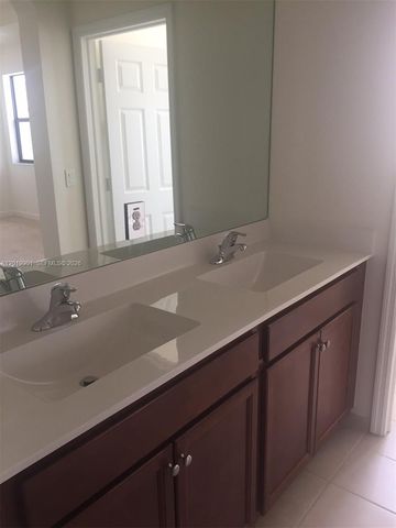 9333 W 34th Ct 9333, Hialeah, FL 33018
